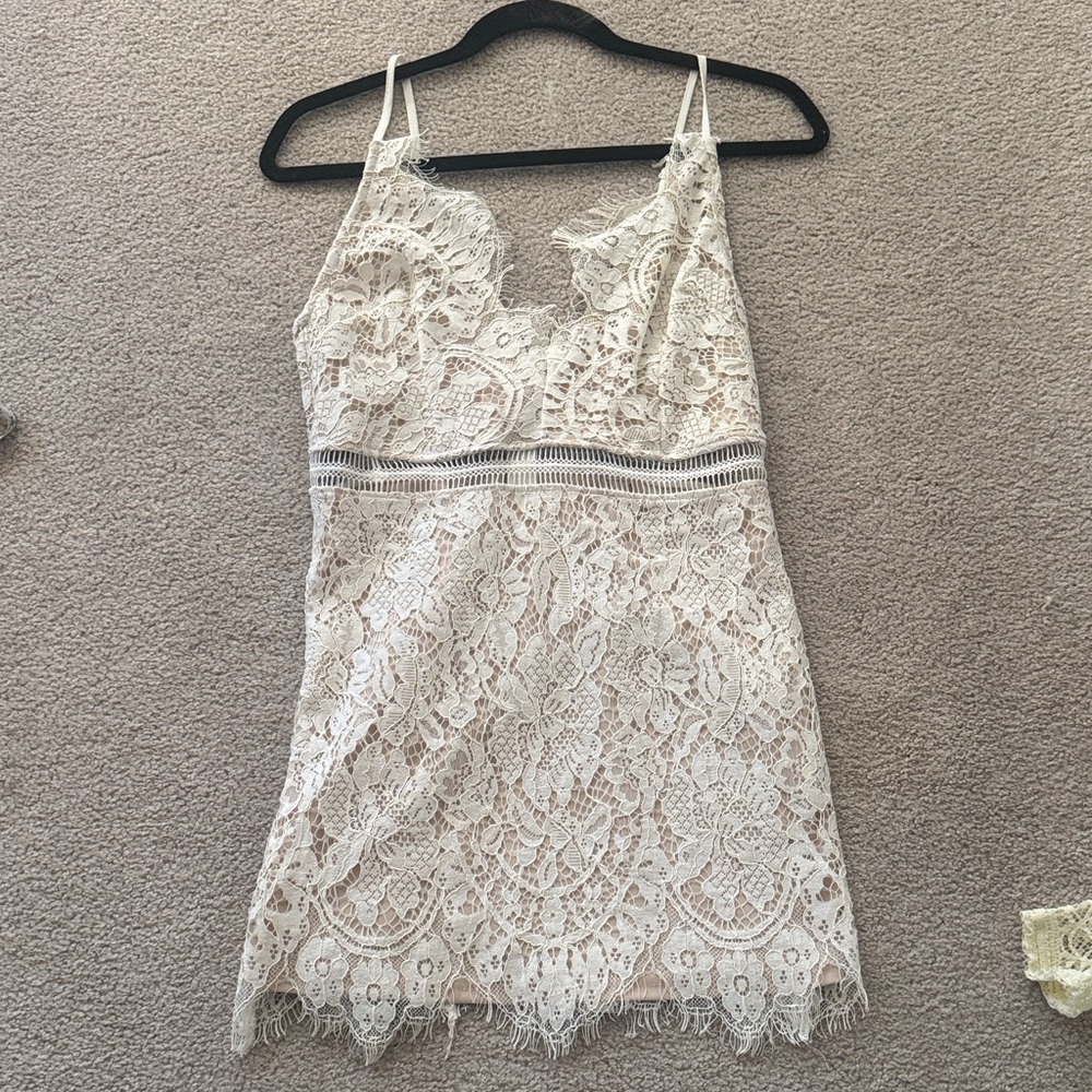 Superdown Beige and White Lace Detail Top